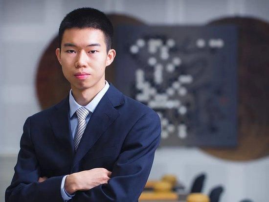 她的铁杆未经审查